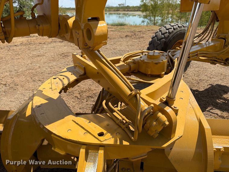 image for item FN3608 2005 Caterpillar 163H VHP motor grader