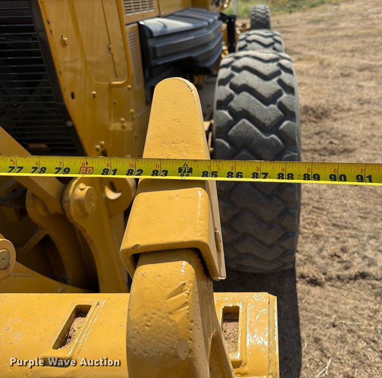 image for item FN3608 2005 Caterpillar 163H VHP motor grader