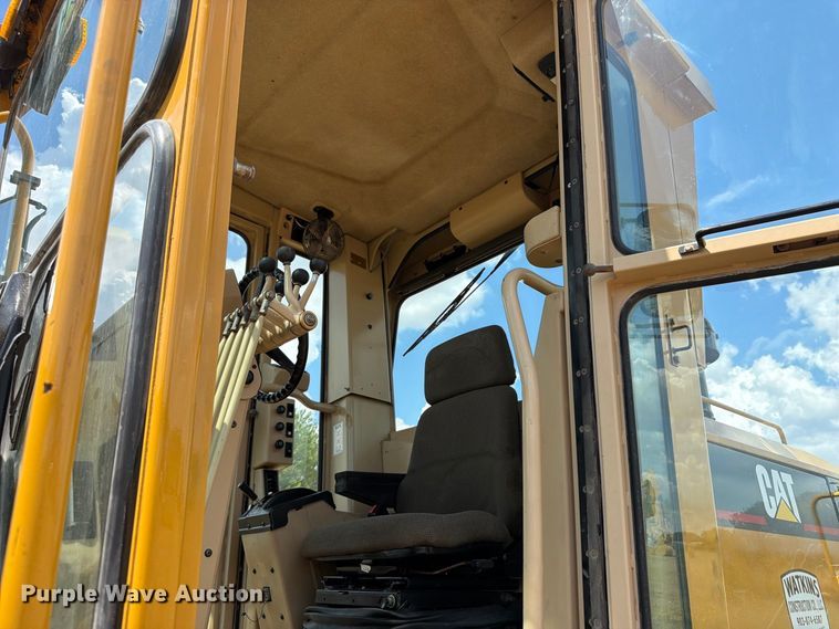 image for item FN3608 2005 Caterpillar 163H VHP motor grader