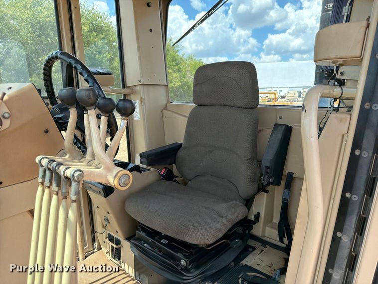 image for item FN3608 2005 Caterpillar 163H VHP motor grader