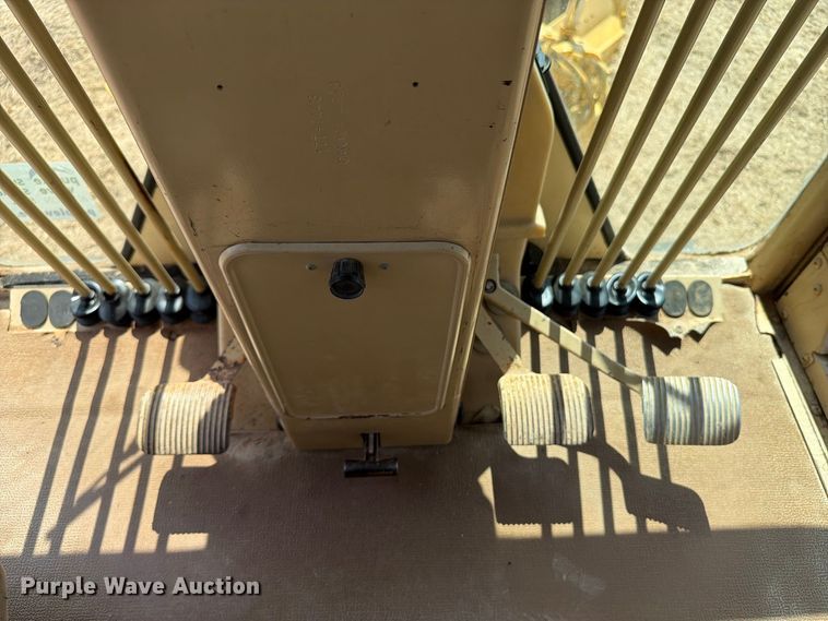 image for item FN3608 2005 Caterpillar 163H VHP motor grader