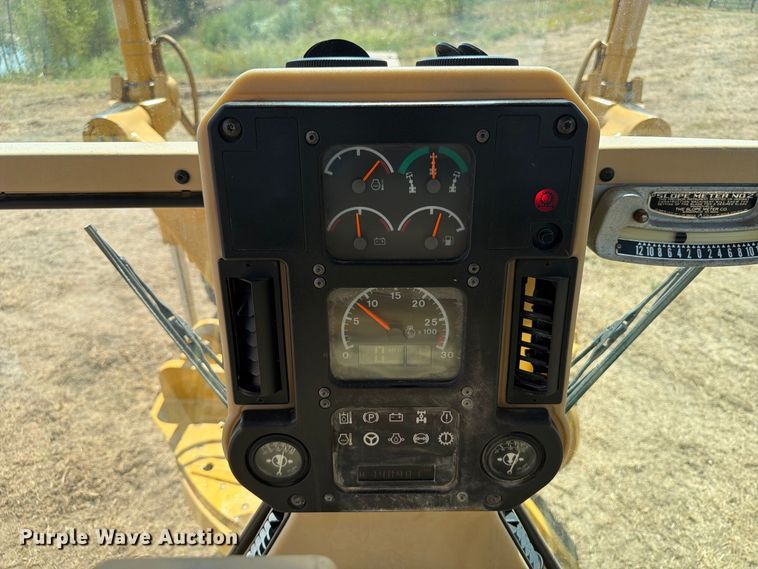image for item FN3608 2005 Caterpillar 163H VHP motor grader