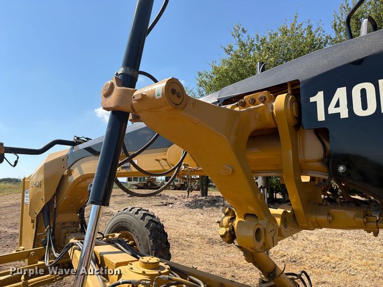image for item FN3611 2011 Caterpillar 140M motor grader