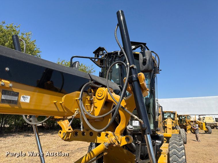 image for item FN3611 2011 Caterpillar 140M motor grader