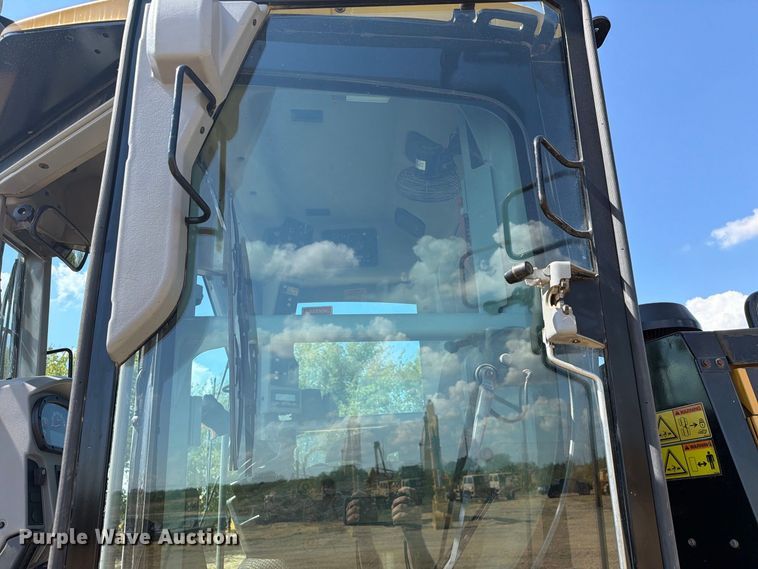 image for item FN3611 2011 Caterpillar 140M motor grader