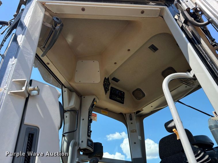 image for item FN3611 2011 Caterpillar 140M motor grader