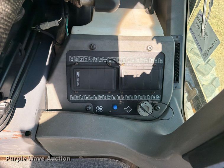 image for item FN3611 2011 Caterpillar 140M motor grader