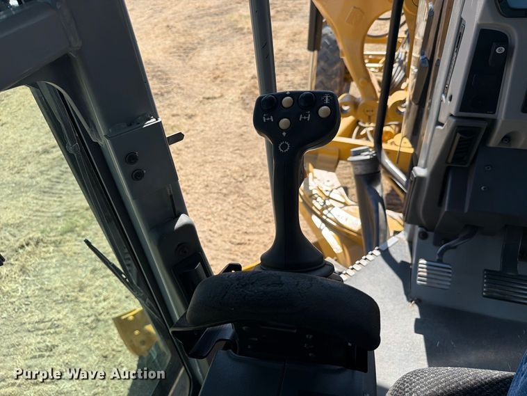 image for item FN3611 2011 Caterpillar 140M motor grader