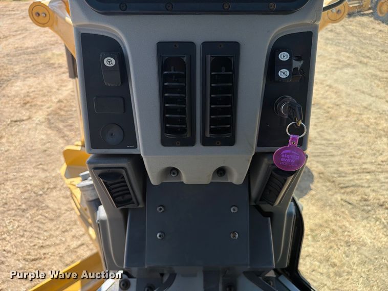 image for item FN3611 2011 Caterpillar 140M motor grader