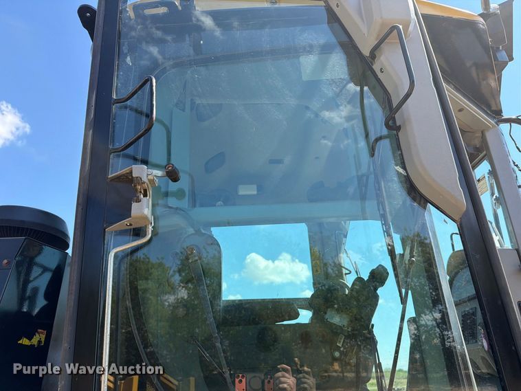 image for item FN3611 2011 Caterpillar 140M motor grader