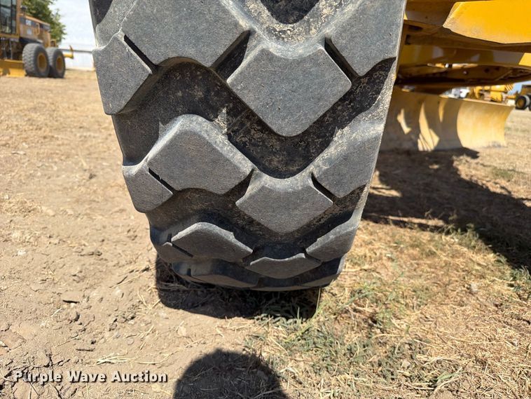 image for item FN3611 2011 Caterpillar 140M motor grader