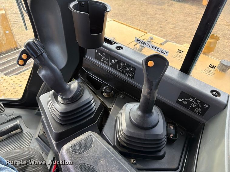 2024 Caterpillar D6 LGP