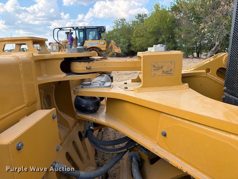 2024 Caterpillar D6 LGP