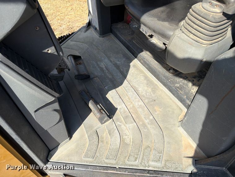 2015 Caterpillar D3K2 LGP