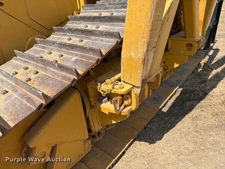 image for item FN3629 2006 Caterpillar D6R LGP Series III with 572 pipelayer