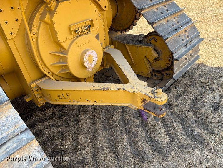 image for item FN3629 2006 Caterpillar D6R LGP Series III with 572 pipelayer