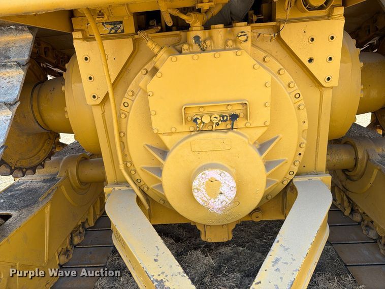 image for item FN3629 2006 Caterpillar D6R LGP Series III with 572 pipelayer