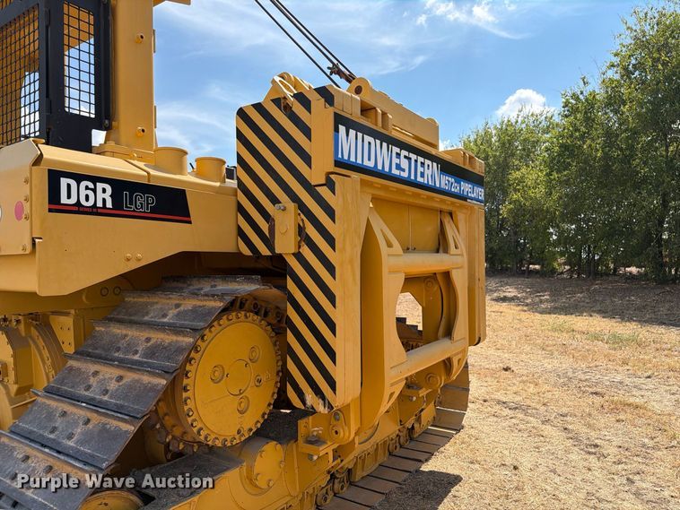 image for item FN3629 2006 Caterpillar D6R LGP Series III with 572 pipelayer