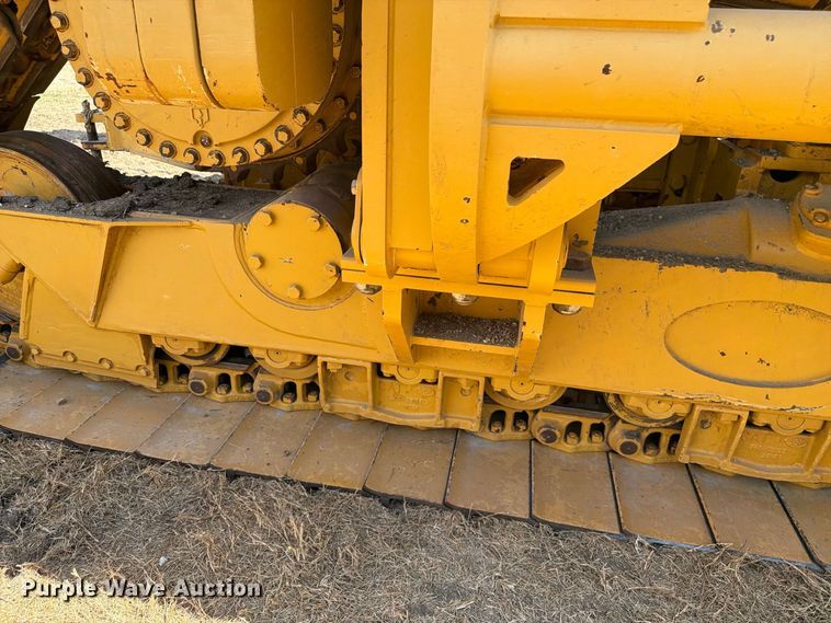 image for item FN3629 2006 Caterpillar D6R LGP Series III with 572 pipelayer