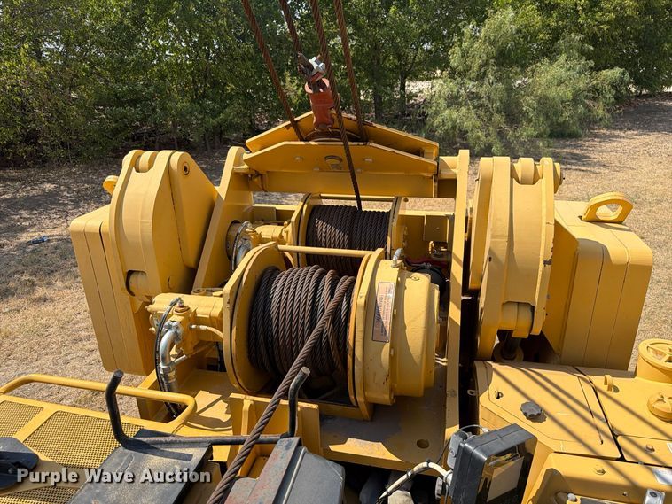 image for item FN3629 2006 Caterpillar D6R LGP Series III with 572 pipelayer