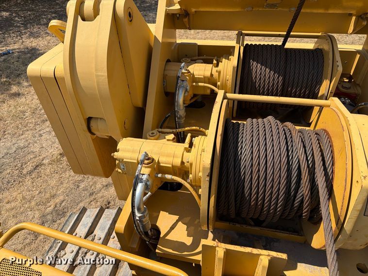 image for item FN3629 2006 Caterpillar D6R LGP Series III with 572 pipelayer