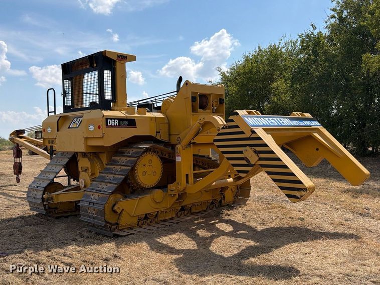 image for item FN3629 2006 Caterpillar D6R LGP Series III with 572 pipelayer