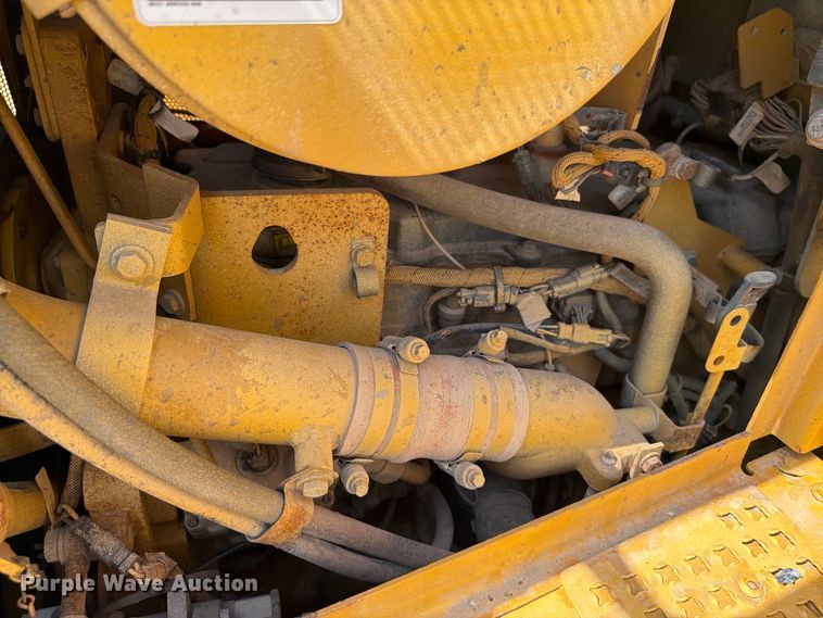 image for item FN3629 2006 Caterpillar D6R LGP Series III with 572 pipelayer
