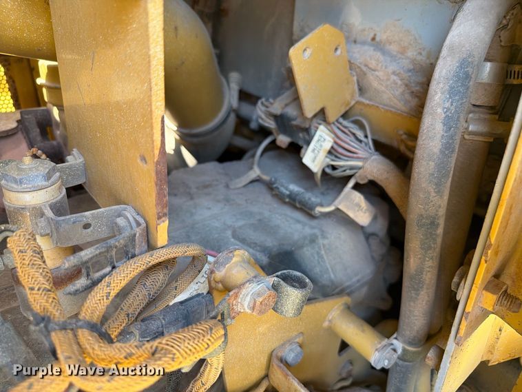 image for item FN3629 2006 Caterpillar D6R LGP Series III with 572 pipelayer