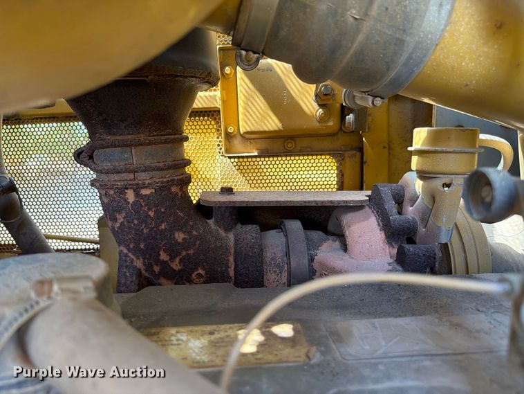image for item FN3629 2006 Caterpillar D6R LGP Series III with 572 pipelayer