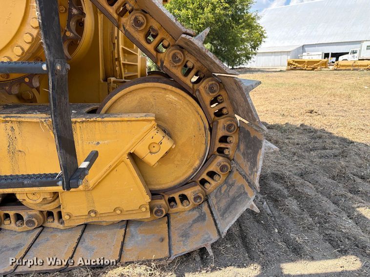 image for item FN3629 2006 Caterpillar D6R LGP Series III with 572 pipelayer