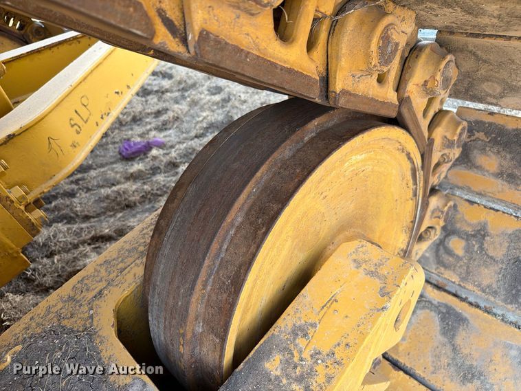 image for item FN3629 2006 Caterpillar D6R LGP Series III with 572 pipelayer