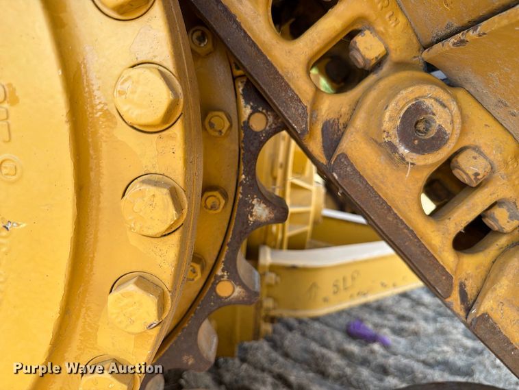 image for item FN3629 2006 Caterpillar D6R LGP Series III with 572 pipelayer