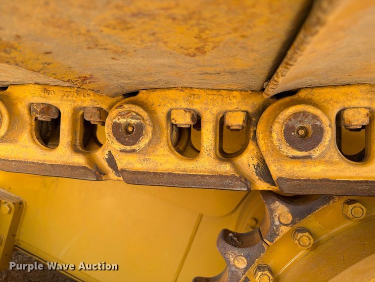 image for item FN3629 2006 Caterpillar D6R LGP Series III with 572 pipelayer