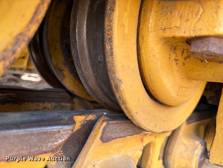 image for item FN3629 2006 Caterpillar D6R LGP Series III with 572 pipelayer