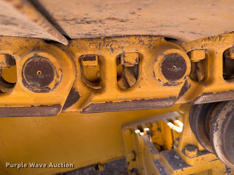 image for item FN3629 2006 Caterpillar D6R LGP Series III with 572 pipelayer