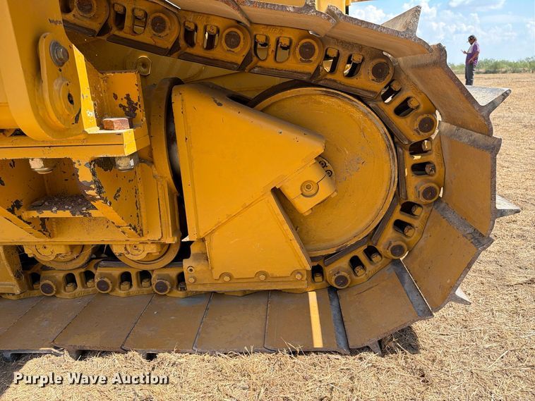image for item FN3629 2006 Caterpillar D6R LGP Series III with 572 pipelayer
