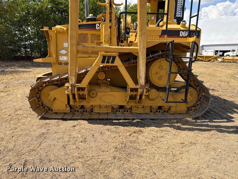 image for item FN3629 2006 Caterpillar D6R LGP Series III with 572 pipelayer