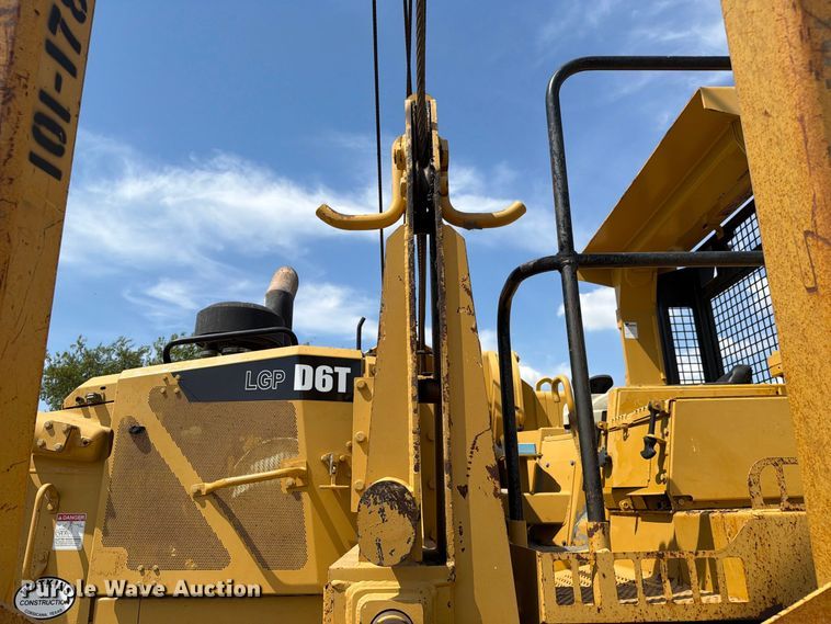 2011 Caterpillar D6T LGP