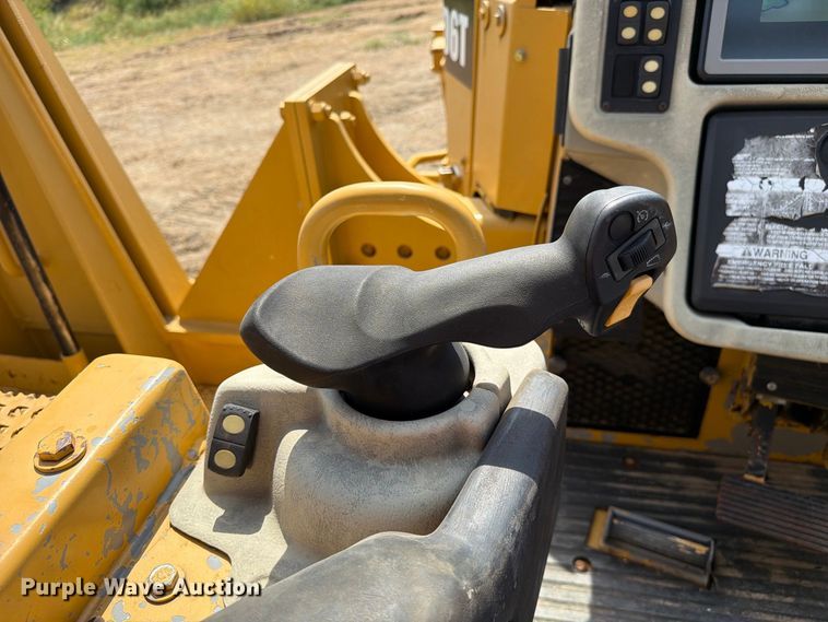 2011 Caterpillar D6T LGP