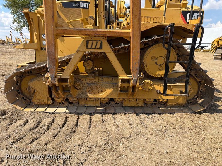 2011 Caterpillar D6T LGP