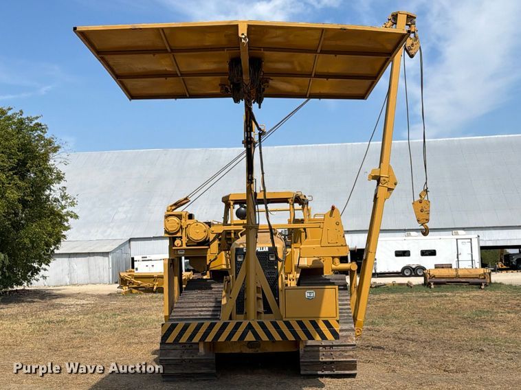 image for item FN3633 2006 Caterpillar D6N LGP tack tractor with pipelayer