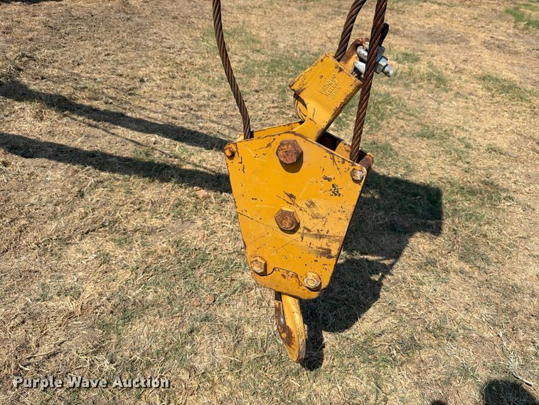 image for item FN3633 2006 Caterpillar D6N LGP tack tractor with pipelayer