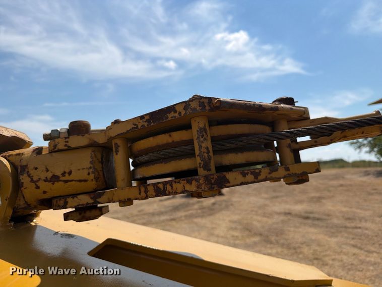 image for item FN3633 2006 Caterpillar D6N LGP tack tractor with pipelayer