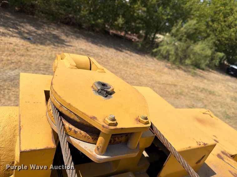 image for item FN3633 2006 Caterpillar D6N LGP tack tractor with pipelayer