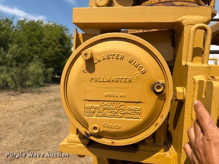 image for item FN3633 2006 Caterpillar D6N LGP tack tractor with pipelayer