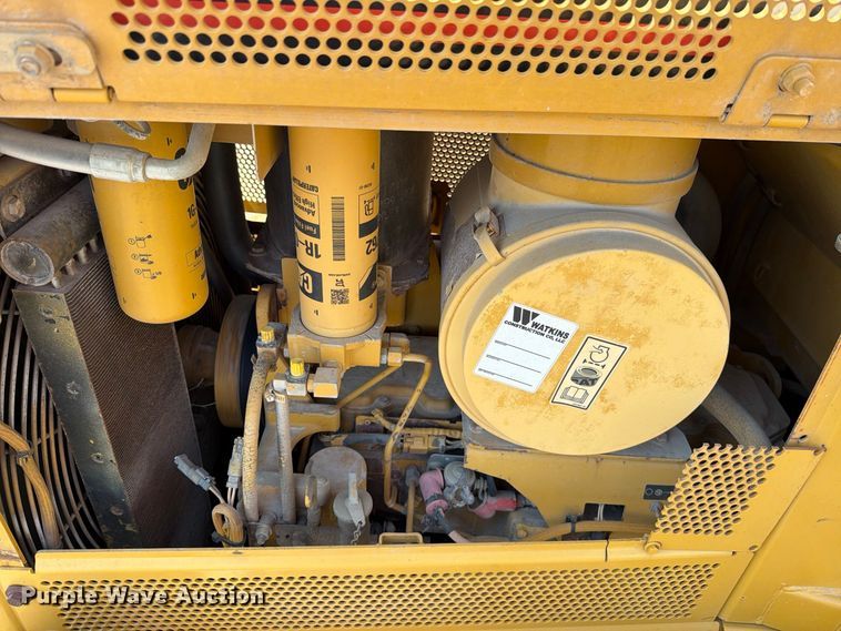 image for item FN3633 2006 Caterpillar D6N LGP tack tractor with pipelayer