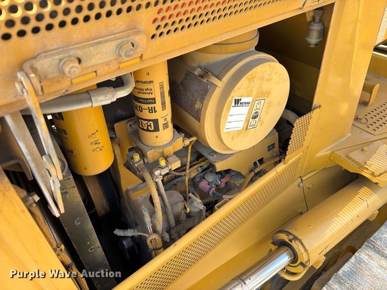 image for item FN3633 2006 Caterpillar D6N LGP tack tractor with pipelayer