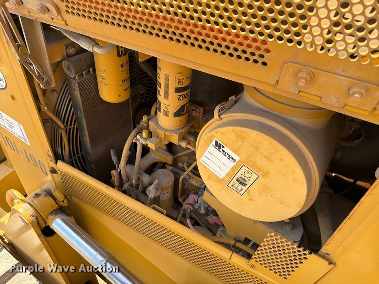image for item FN3633 2006 Caterpillar D6N LGP tack tractor with pipelayer