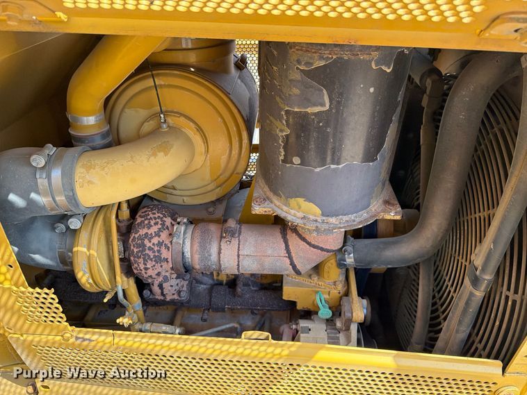image for item FN3633 2006 Caterpillar D6N LGP tack tractor with pipelayer