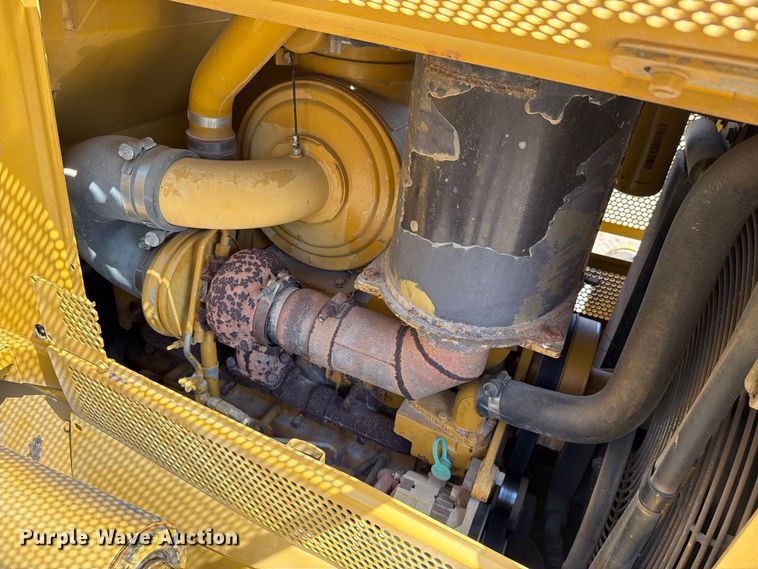 image for item FN3633 2006 Caterpillar D6N LGP tack tractor with pipelayer